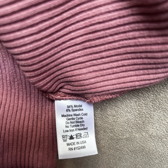 Amour Vert Lux Paris Rib Turtleneck Quartz XS - Picture 6 of 6